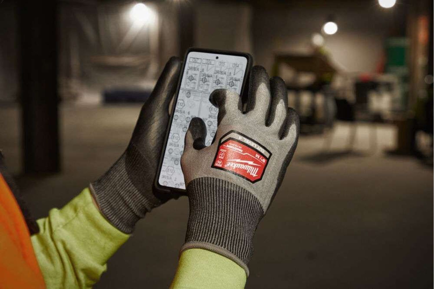 Снимка на Устойчиви на порязване ръкавици Hi-Dex Cut D, S, 4932480501, Milwaukee