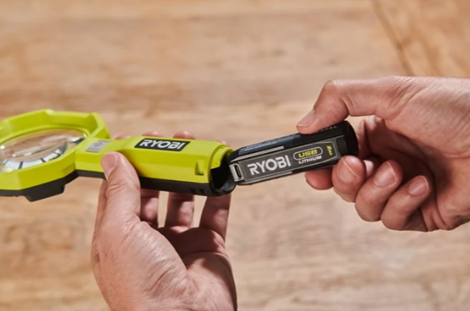 Снимка на НОВО!Лупа RYOBI с USB зарядно, 2Ah, 5133006229